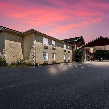 Surestay Plus Hotel By Best Western Беркли-Спрингс Экстерьер фото