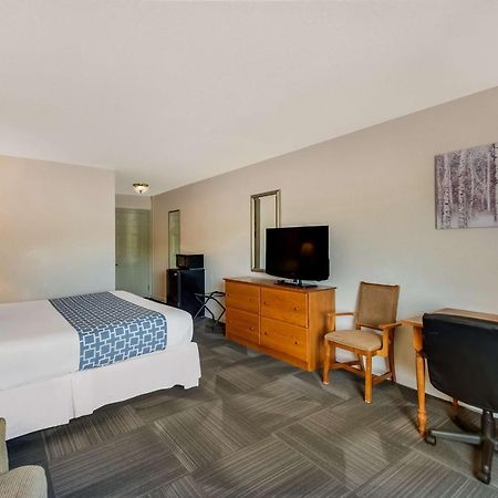 Surestay Plus Hotel By Best Western Беркли-Спрингс Экстерьер фото