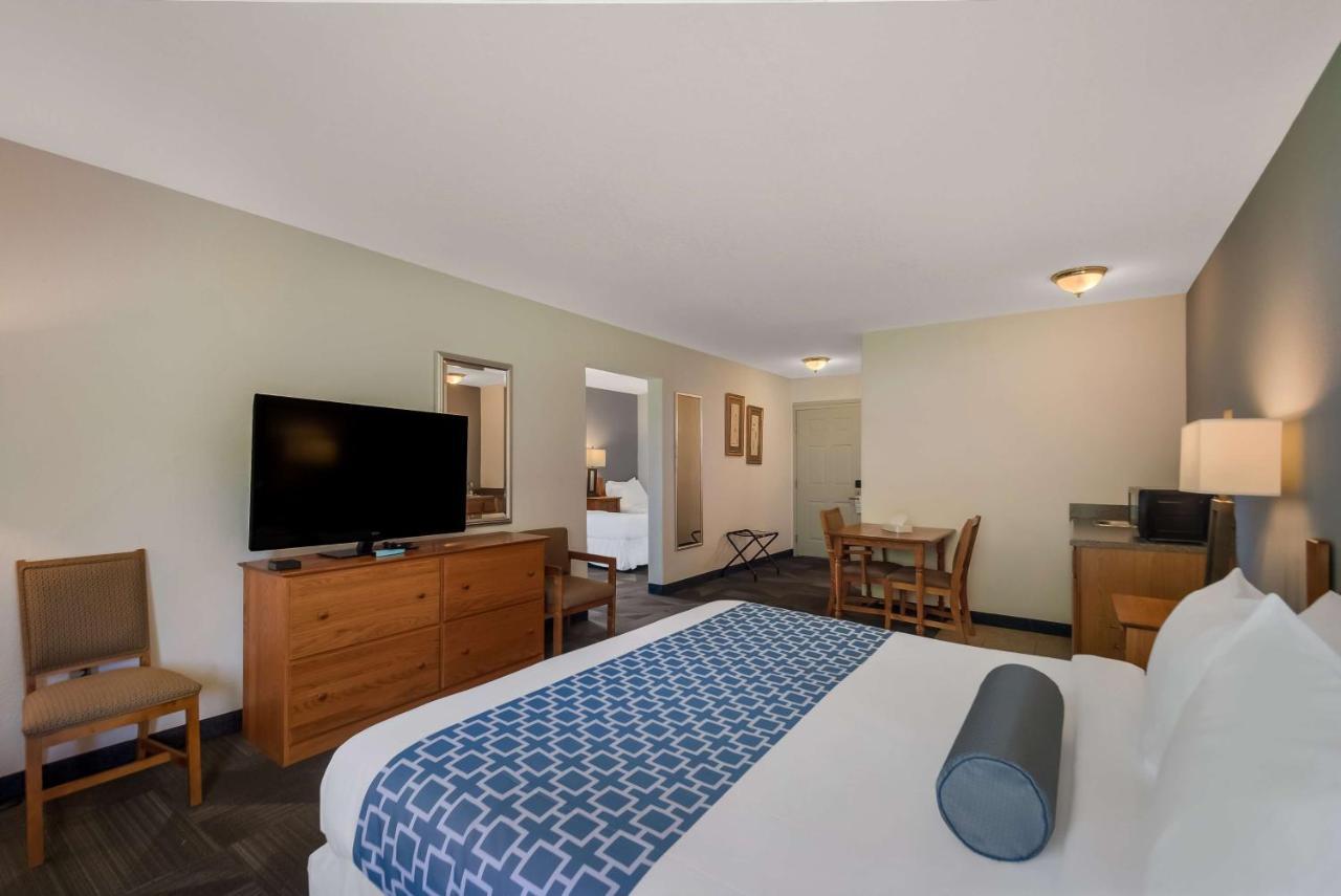 Surestay Plus Hotel By Best Western Беркли-Спрингс Экстерьер фото