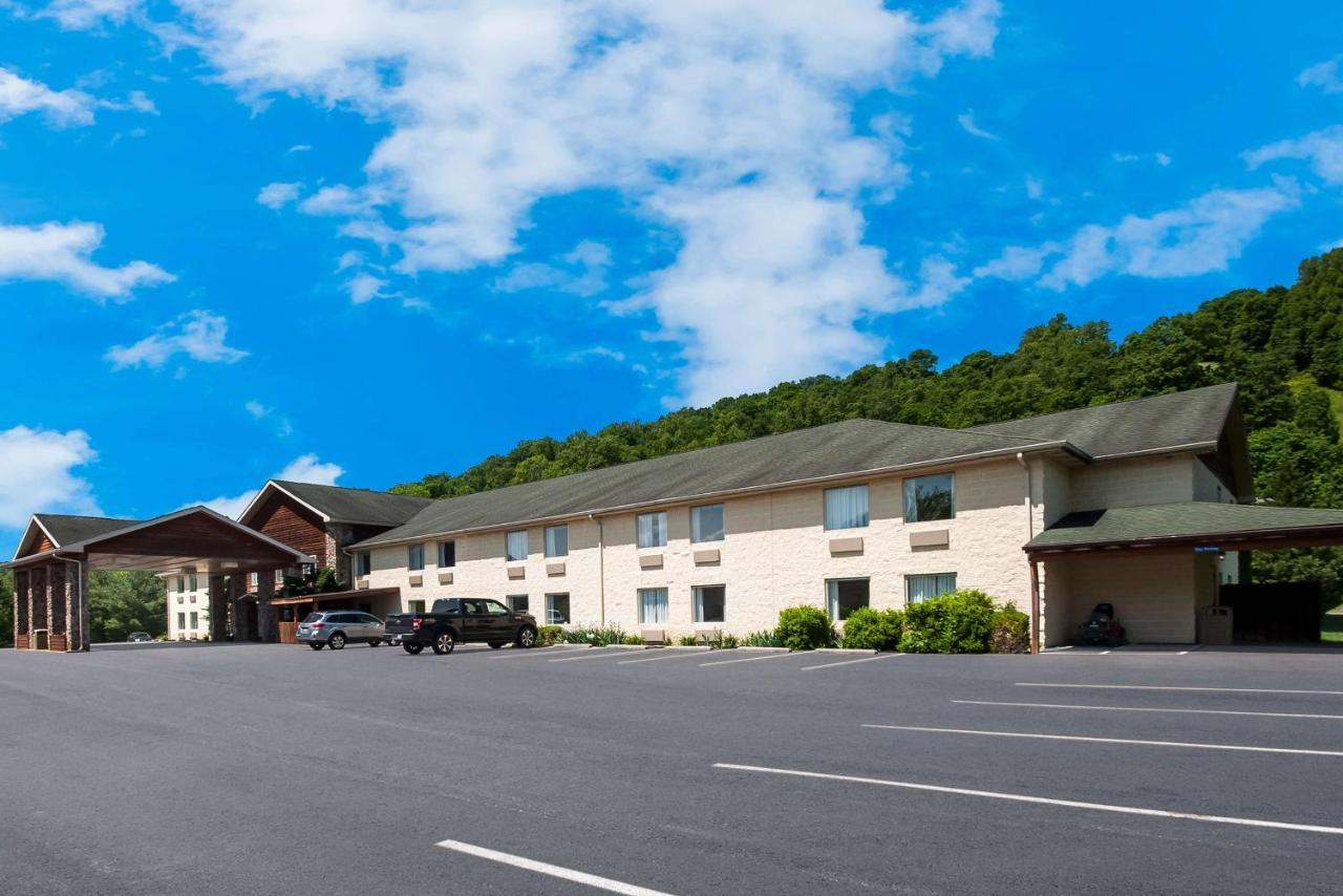Surestay Plus Hotel By Best Western Беркли-Спрингс Экстерьер фото