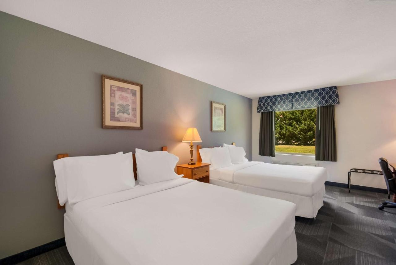 Surestay Plus Hotel By Best Western Беркли-Спрингс Экстерьер фото