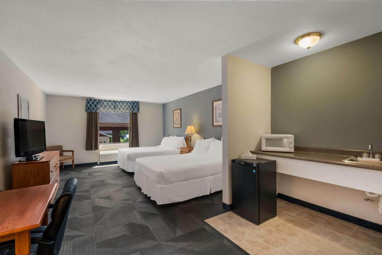 Surestay Plus Hotel By Best Western Беркли-Спрингс Экстерьер фото