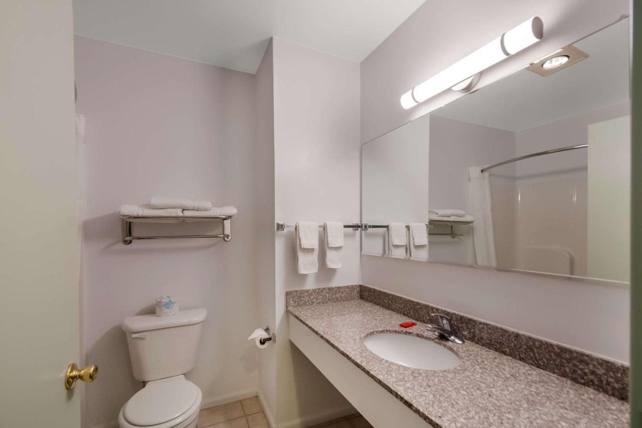 Surestay Plus Hotel By Best Western Беркли-Спрингс Экстерьер фото