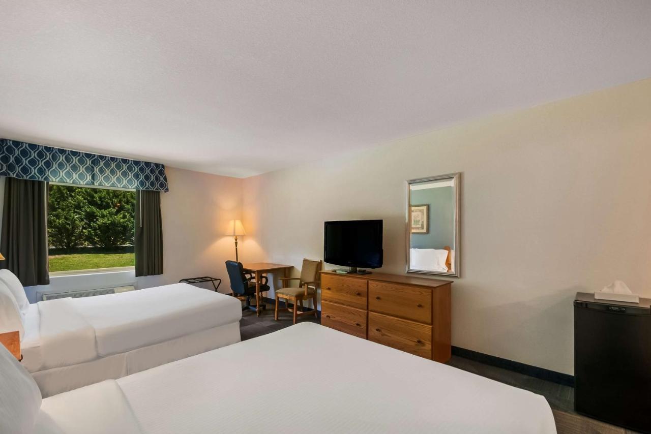 Surestay Plus Hotel By Best Western Беркли-Спрингс Экстерьер фото
