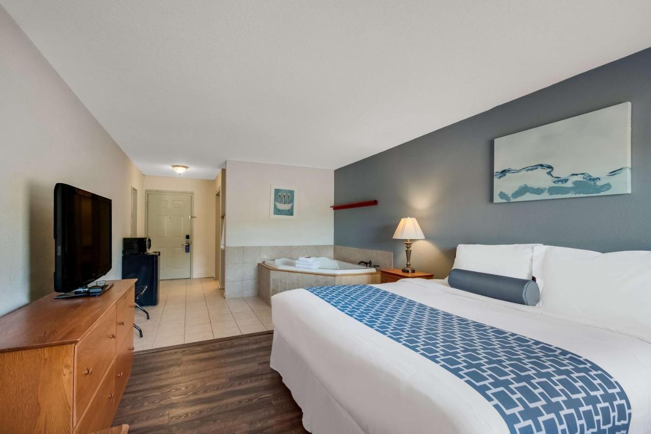 Surestay Plus Hotel By Best Western Беркли-Спрингс Экстерьер фото