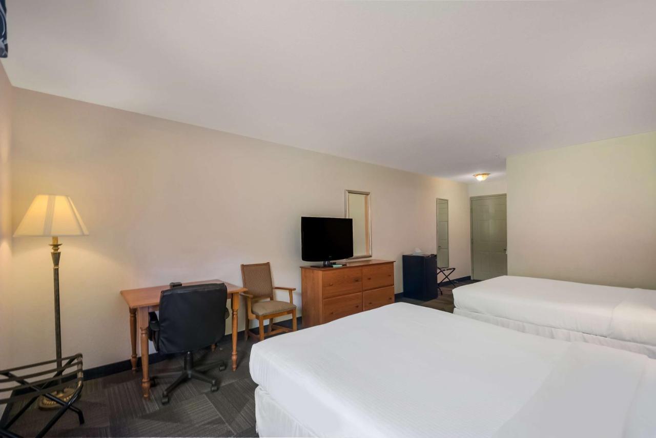 Surestay Plus Hotel By Best Western Беркли-Спрингс Экстерьер фото
