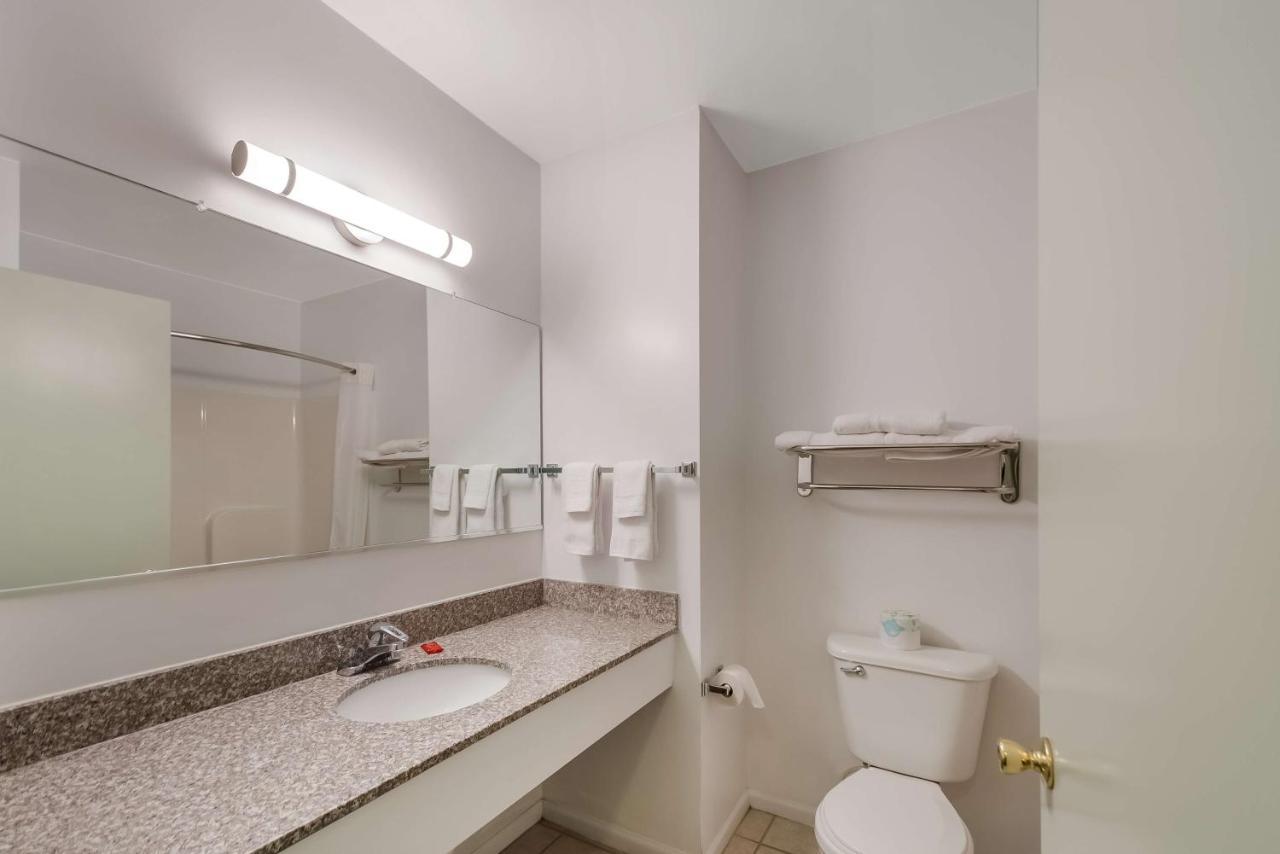 Surestay Plus Hotel By Best Western Беркли-Спрингс Экстерьер фото