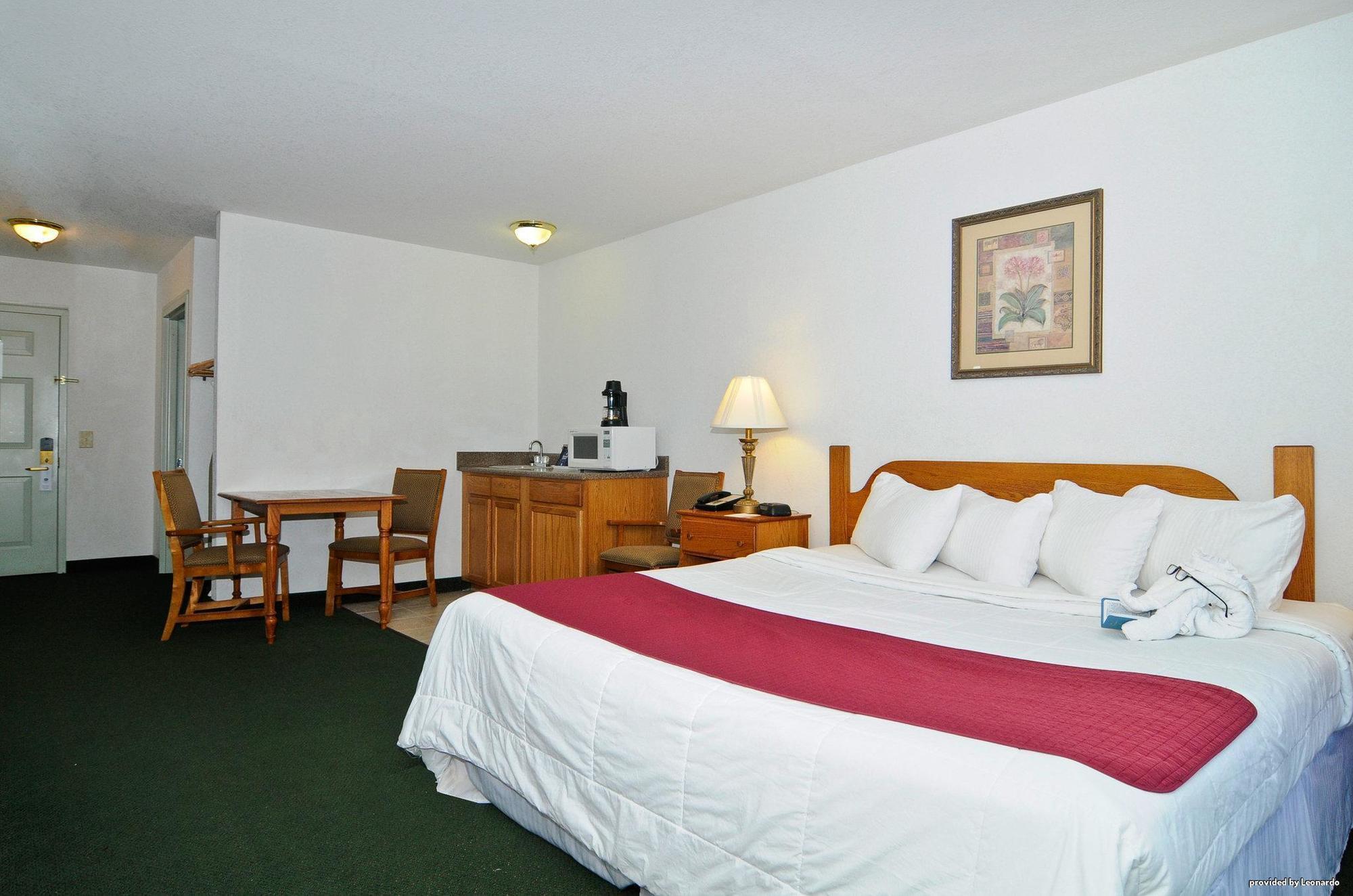 Surestay Plus Hotel By Best Western Беркли-Спрингс Номер фото