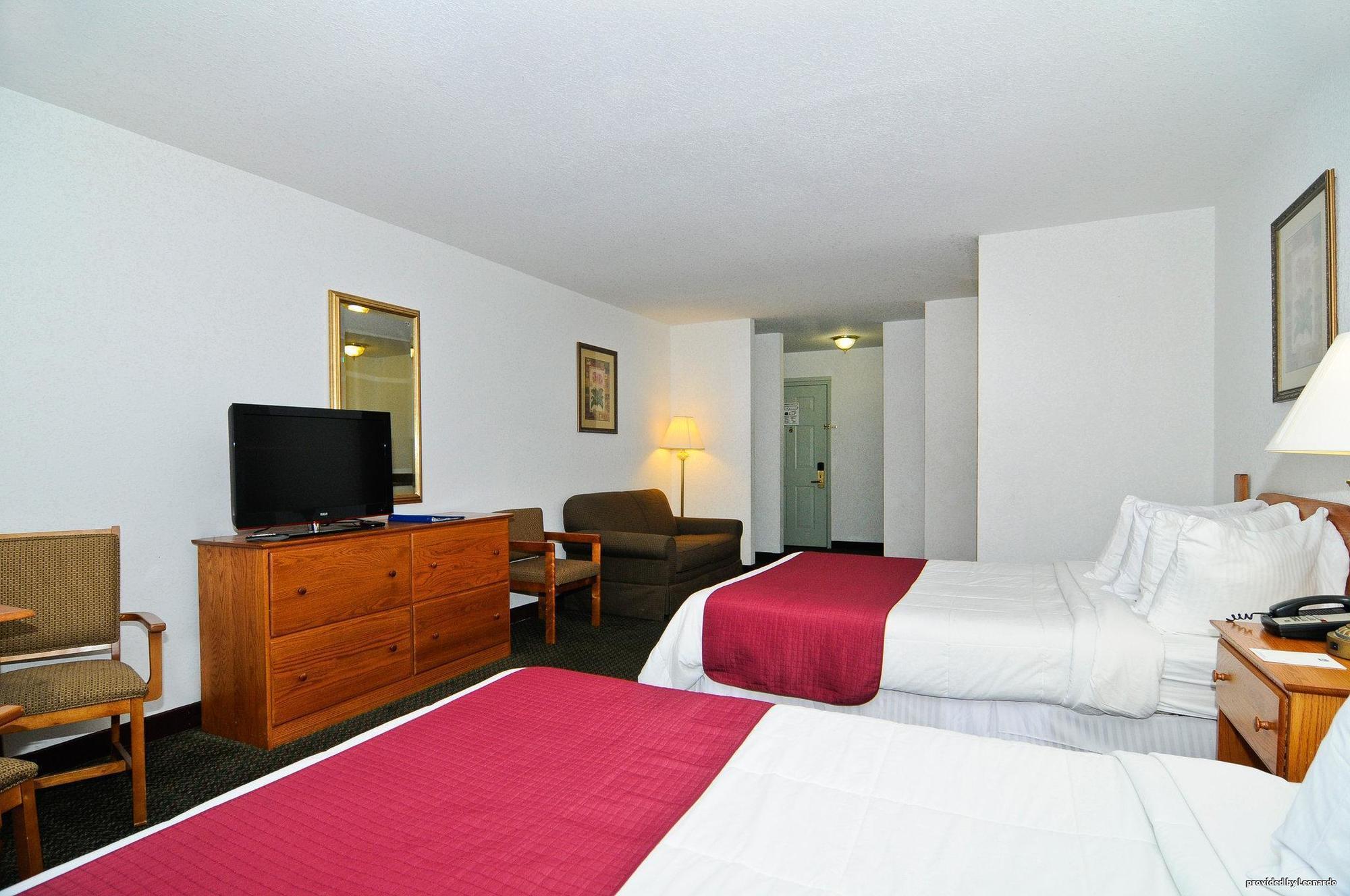 Surestay Plus Hotel By Best Western Беркли-Спрингс Номер фото