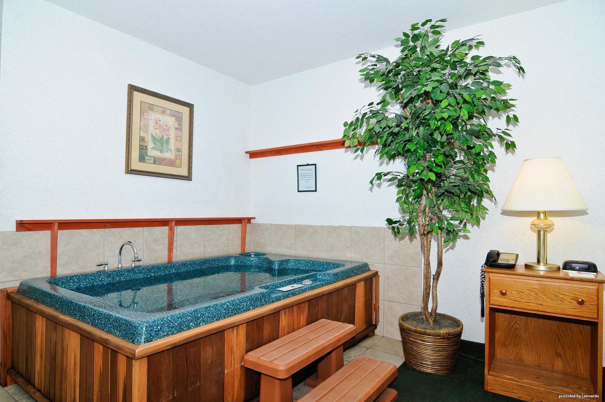 Surestay Plus Hotel By Best Western Беркли-Спрингс Удобства фото