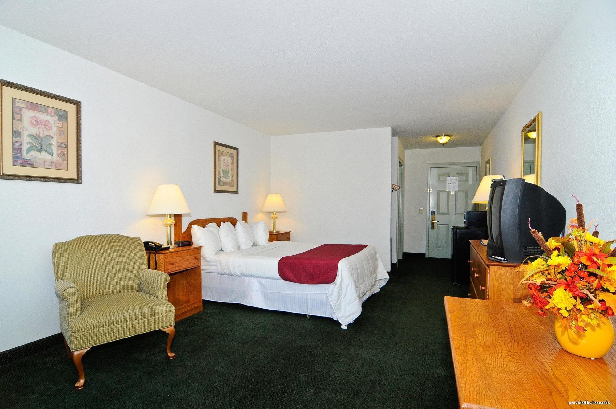 Surestay Plus Hotel By Best Western Беркли-Спрингс Номер фото