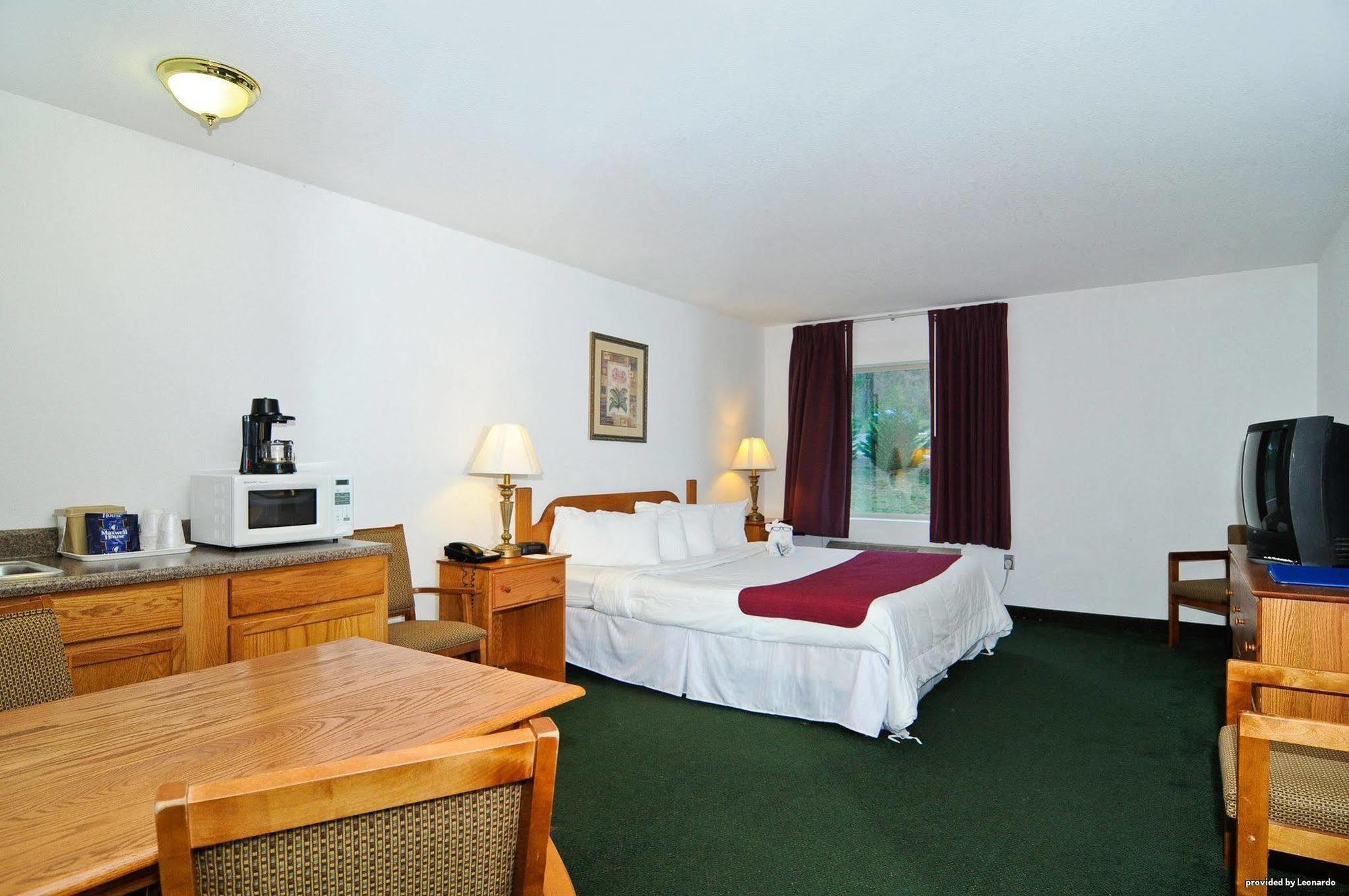 Surestay Plus Hotel By Best Western Беркли-Спрингс Номер фото
