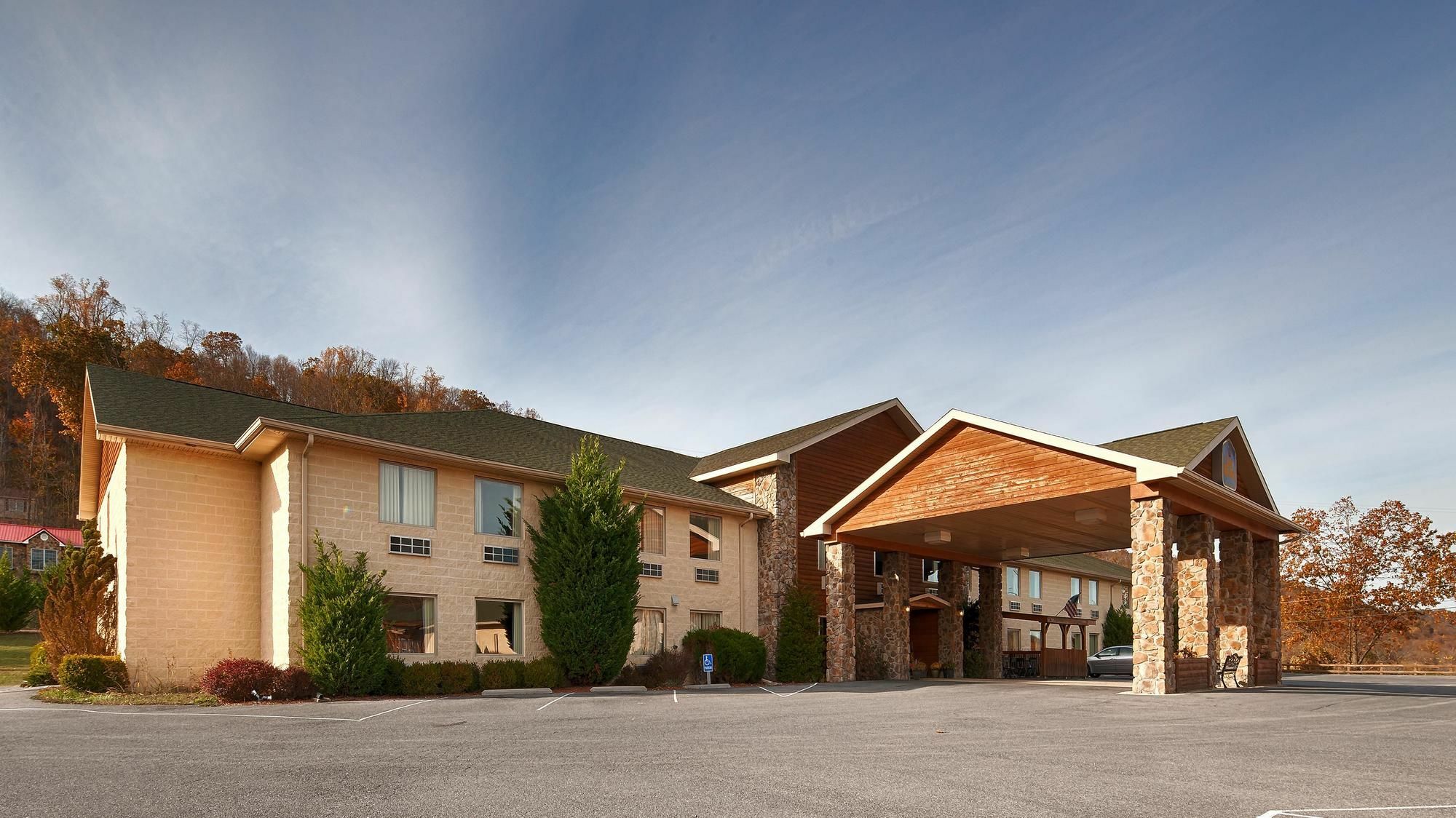 Surestay Plus Hotel By Best Western Беркли-Спрингс Экстерьер фото